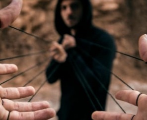 Desvendando os Segredos da Manipulação: Como Age uma Pessoa Manipuladora